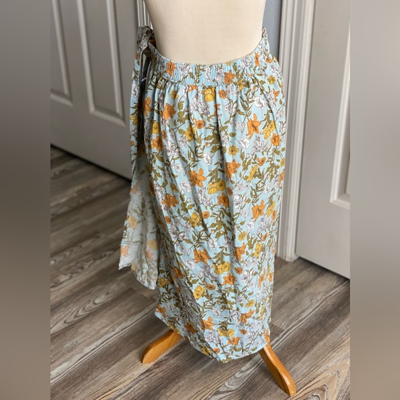 Cynthia Rowley Floral Prints Wrap Skirt - Picture 4 of 4